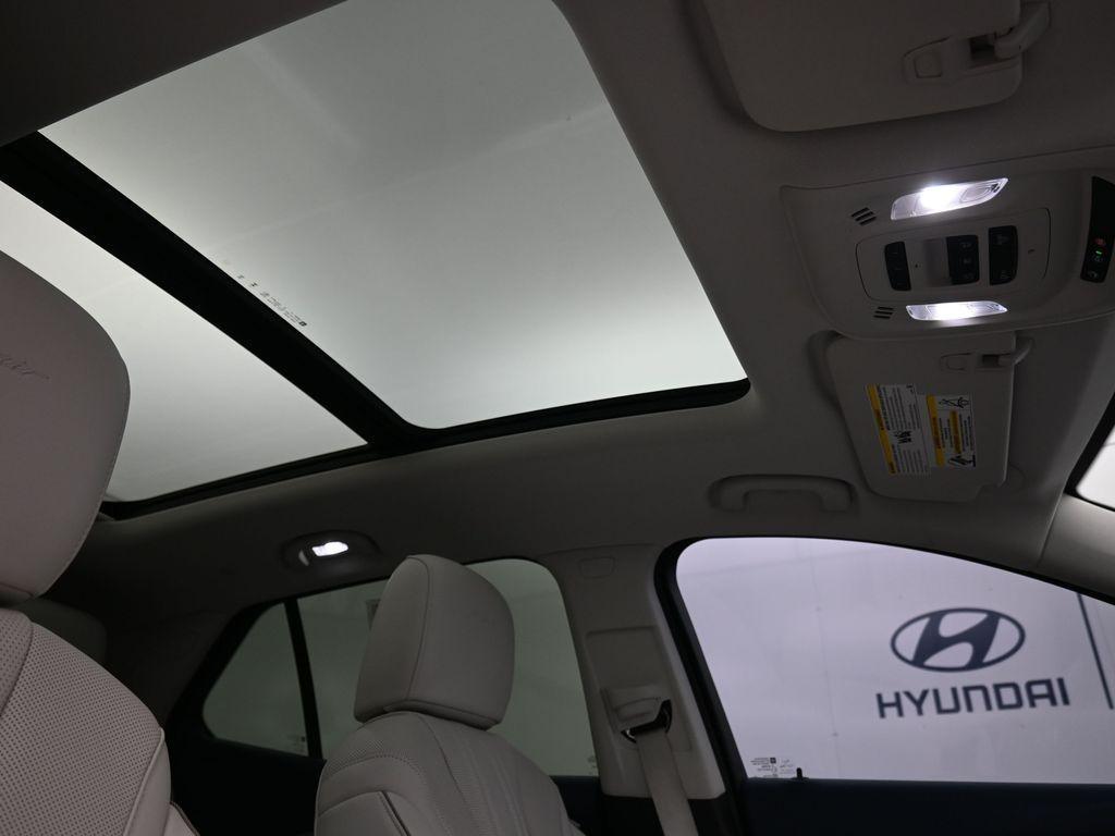 used 2025 Buick Envision car, priced at $38,117