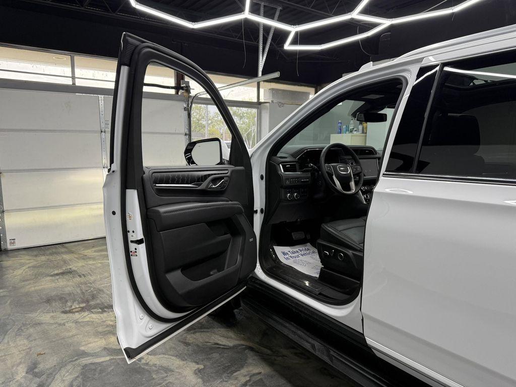 used 2023 GMC Yukon XL car, priced at $67,900