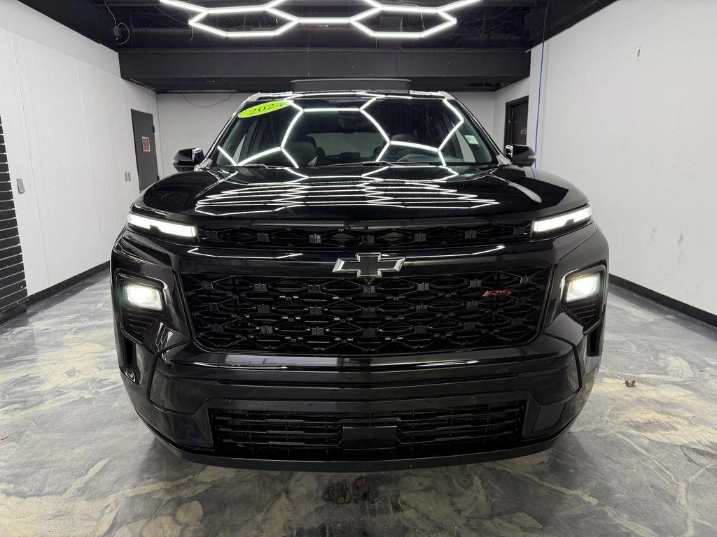 used 2024 Chevrolet Traverse car, priced at $46,900