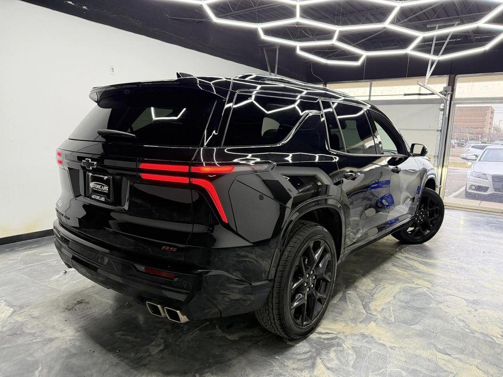 used 2024 Chevrolet Traverse car, priced at $46,900