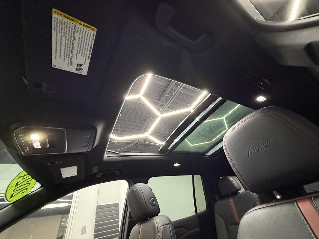 used 2024 Chevrolet Traverse car, priced at $46,900