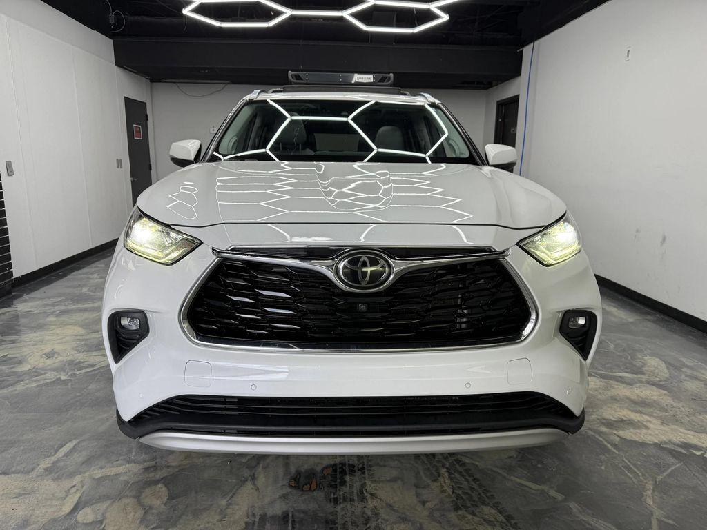 used 2021 Toyota Highlander car, priced at $27,900
