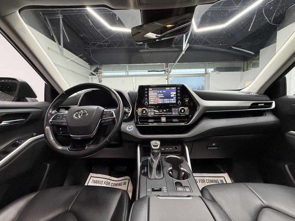 used 2021 Toyota Highlander Hybrid car, priced at $26,900