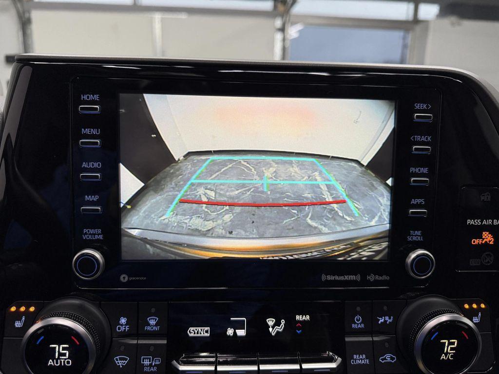 used 2021 Toyota Highlander Hybrid car, priced at $26,900