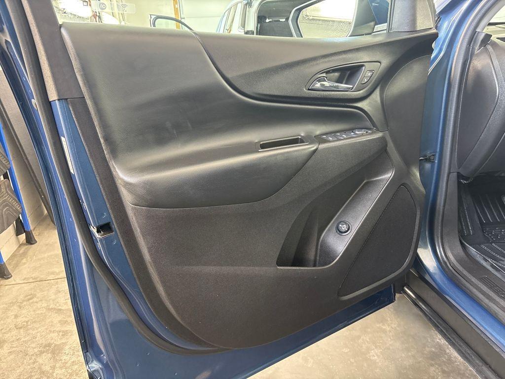 used 2024 Chevrolet Equinox car, priced at $17,222