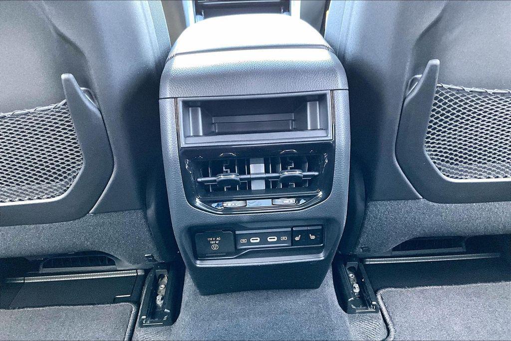 new 2026 Jeep Grand Cherokee car, priced at $48,749