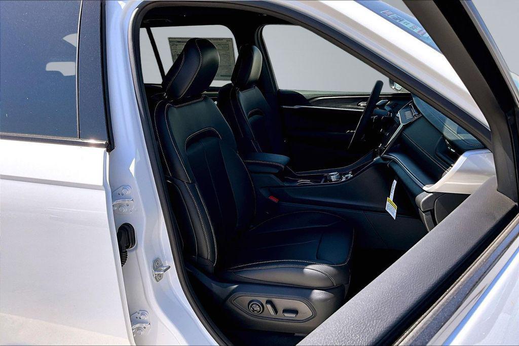 new 2026 Jeep Grand Cherokee car, priced at $49,430