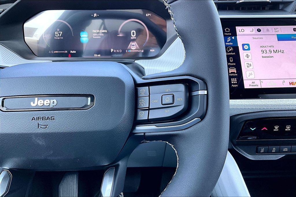 new 2026 Jeep Cherokee car, priced at $39,880