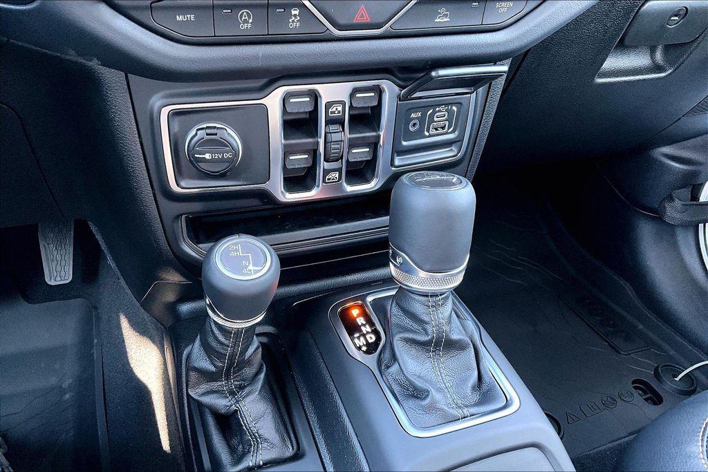 new 2026 Jeep Gladiator car, priced at $48,976