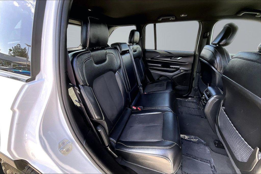 used 2024 Jeep Grand Cherokee car, priced at $27,085