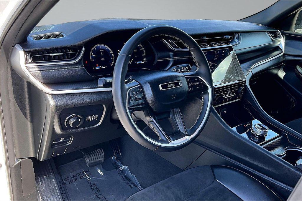 used 2024 Jeep Grand Cherokee car, priced at $27,085