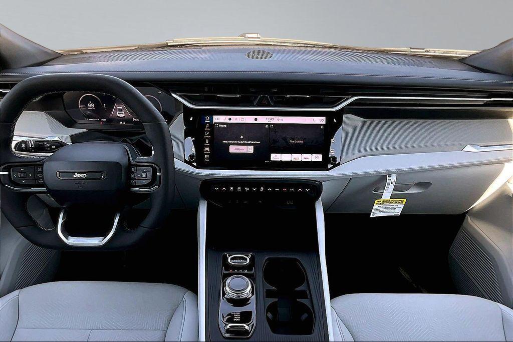 new 2026 Jeep Cherokee car, priced at $39,098
