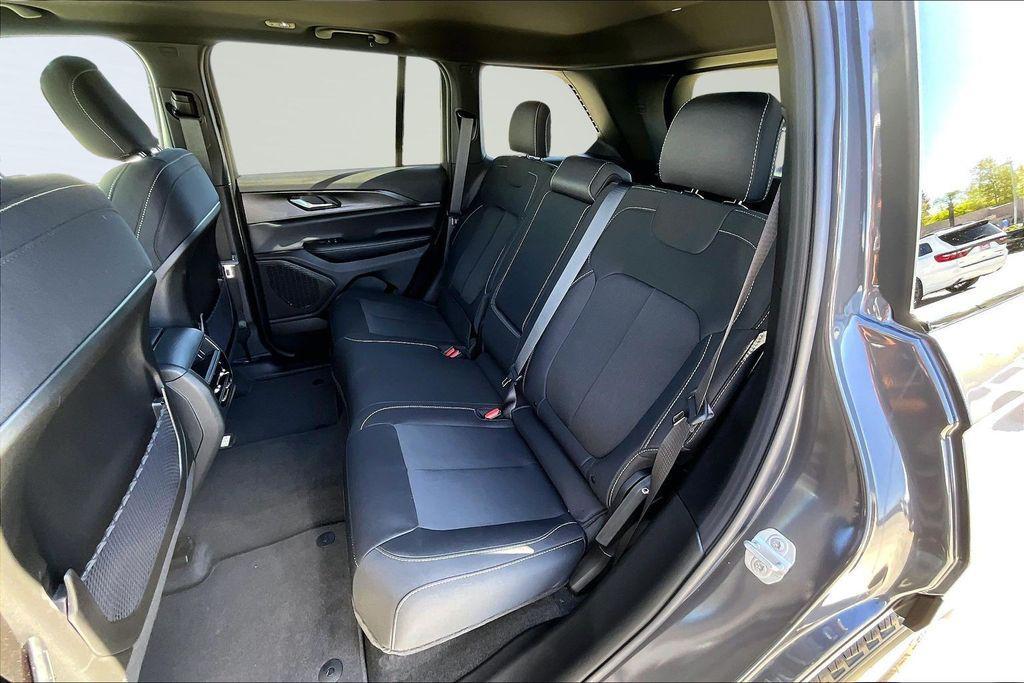 new 2026 Jeep Grand Cherokee car, priced at $43,524