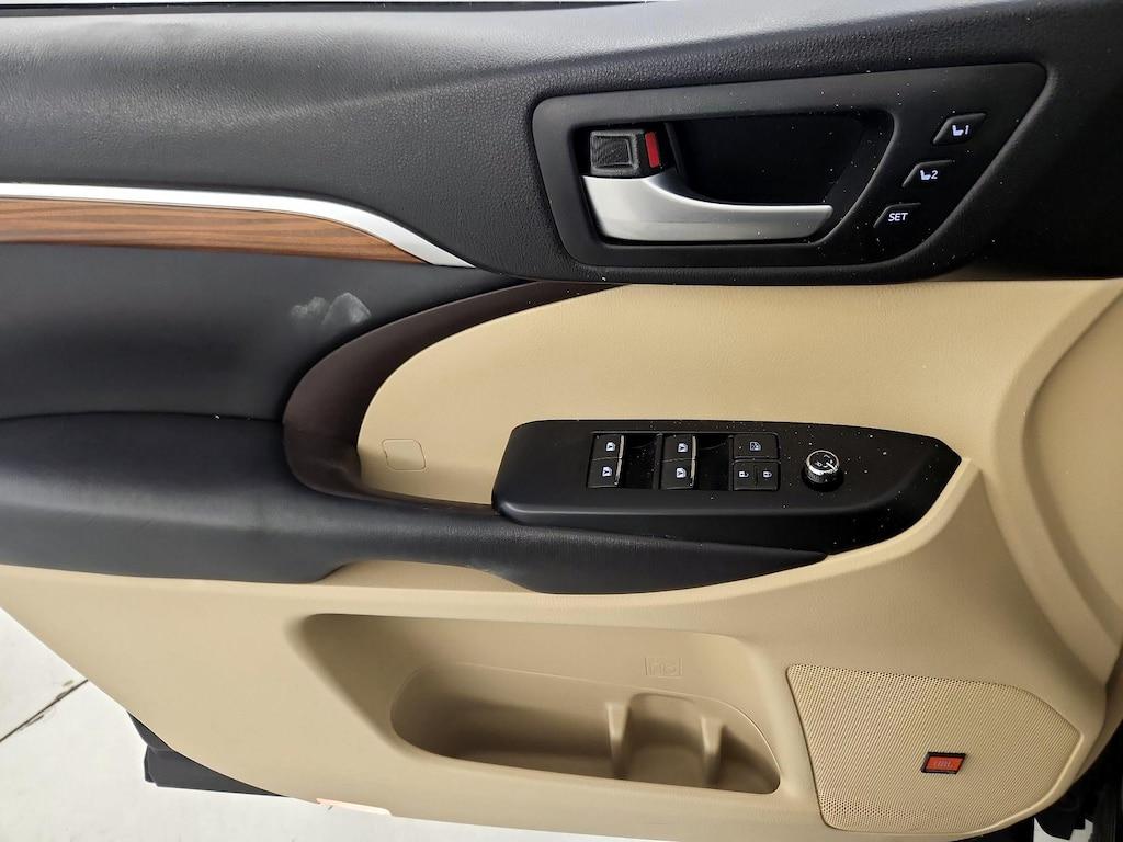 used 2019 Toyota Highlander car, priced at $29,998