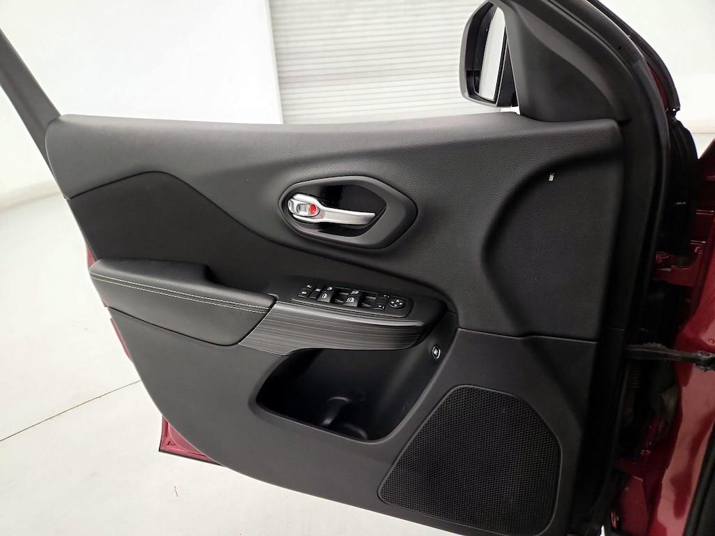 used 2015 Jeep Cherokee car, priced at $12,998