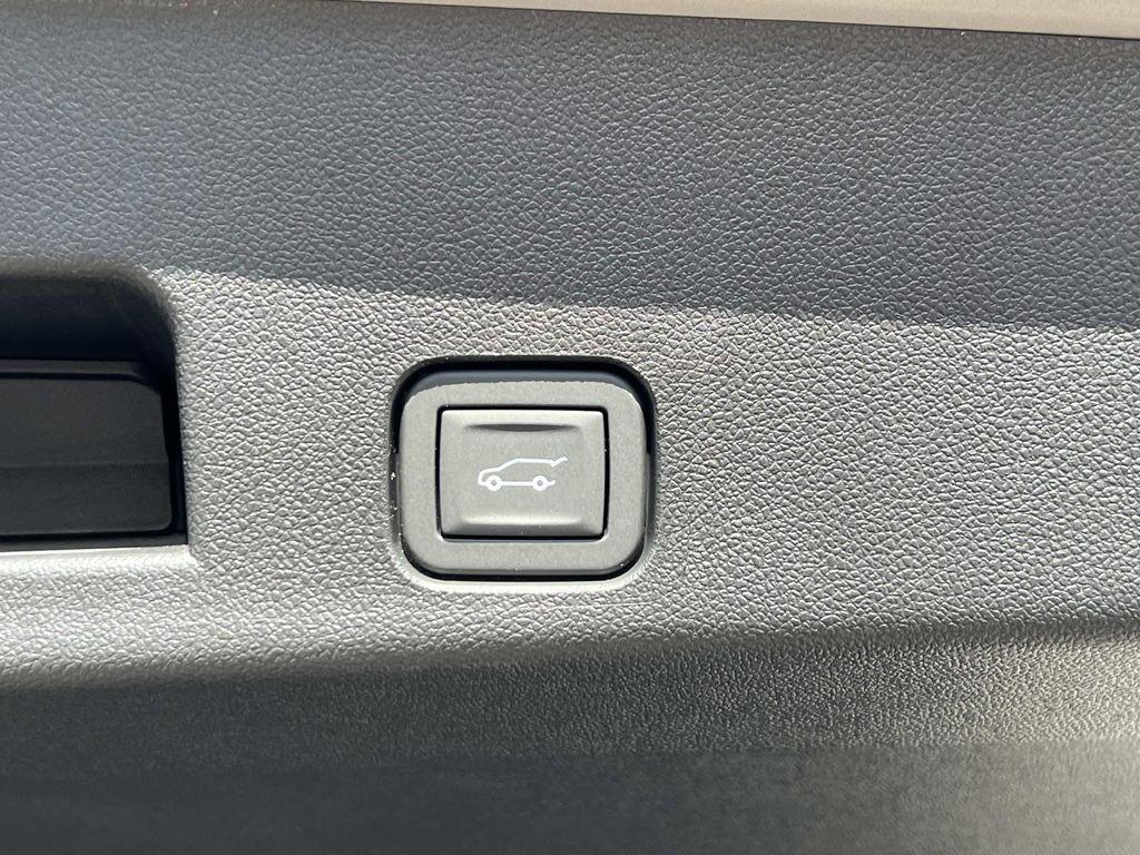 new 2026 Chevrolet Traverse car, priced at $52,345