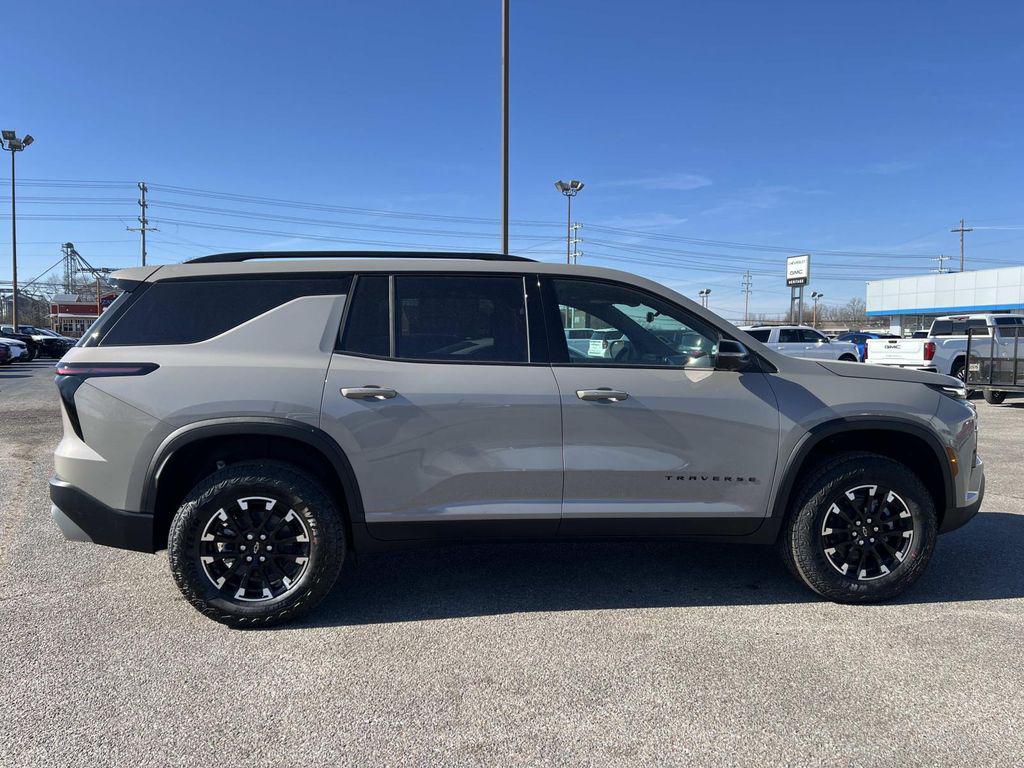 new 2026 Chevrolet Traverse car, priced at $52,345