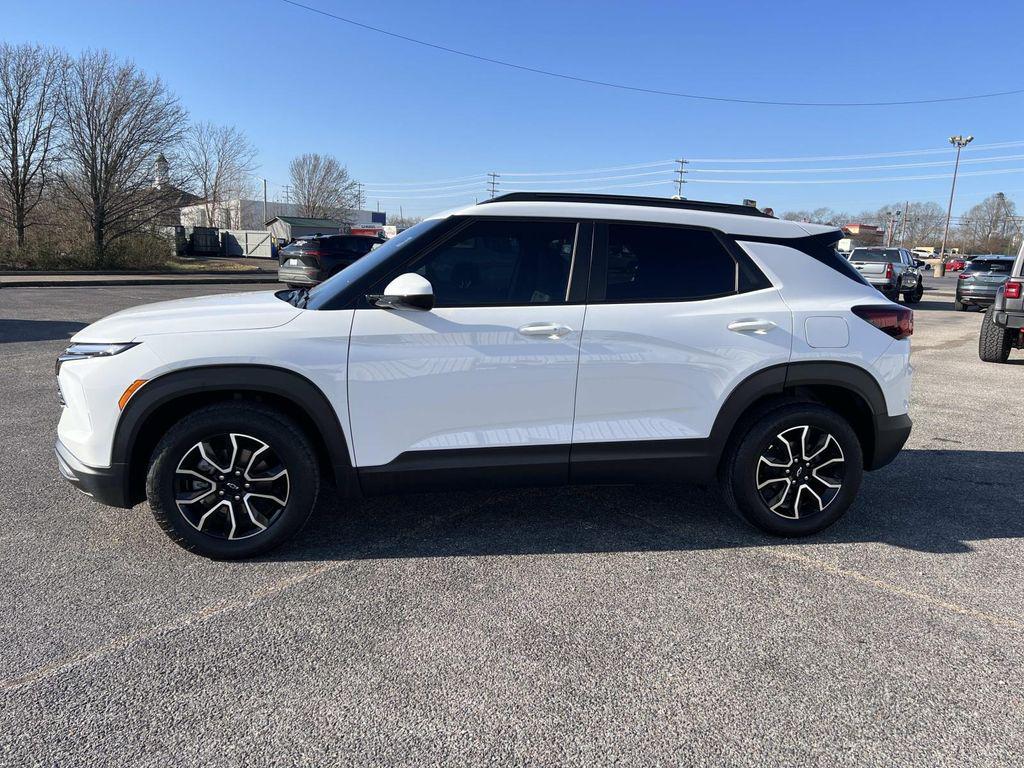 used 2024 Chevrolet TrailBlazer car, priced at $25,908