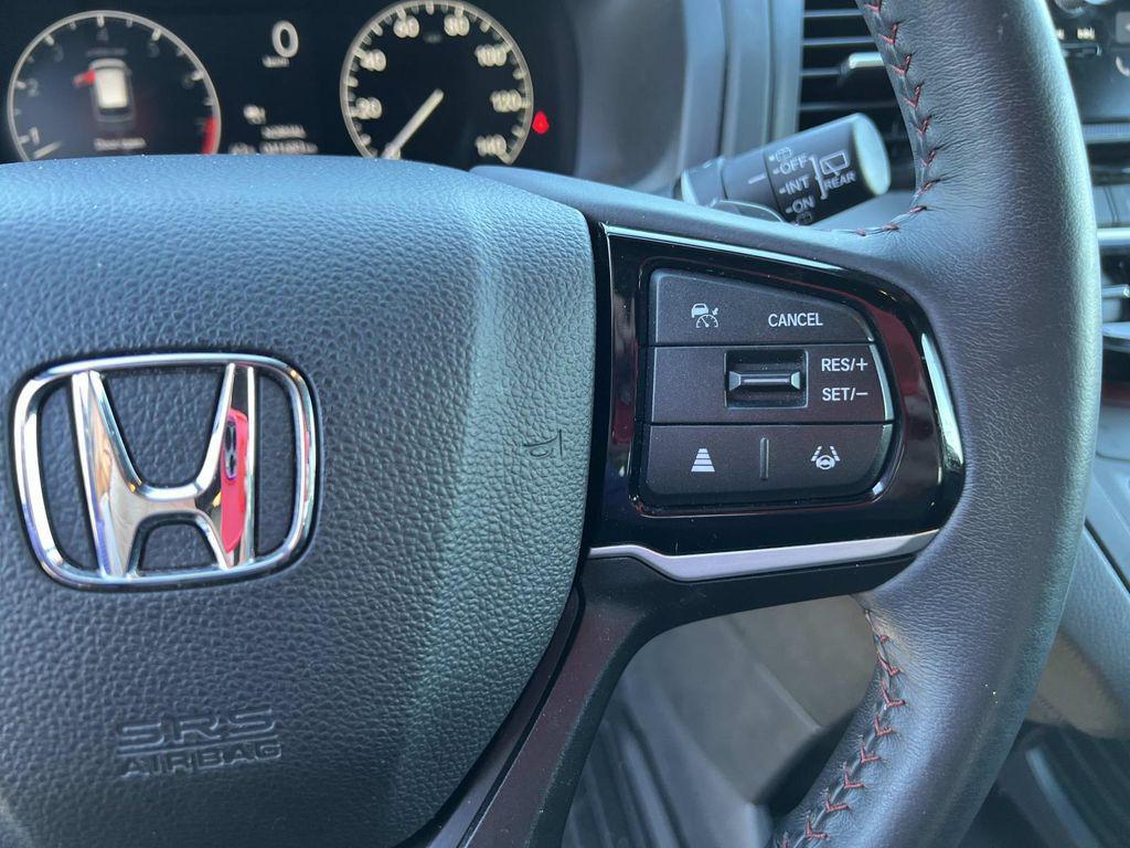 used 2025 Honda Odyssey car, priced at $40,560