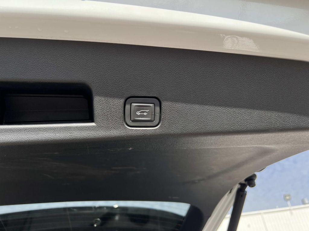 used 2025 GMC Acadia car, priced at $33,788