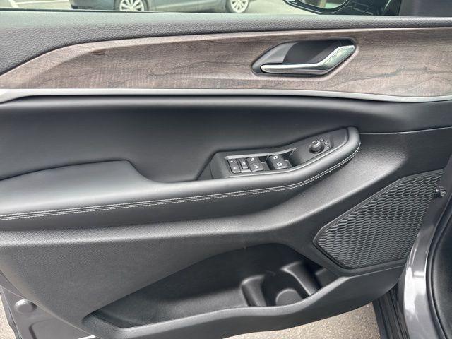 new 2026 Jeep Grand Cherokee car, priced at $47,204