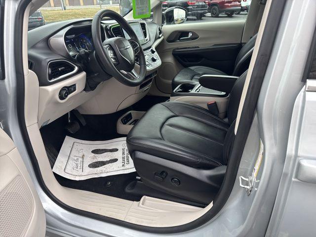 used 2024 Chrysler Pacifica car, priced at $29,209