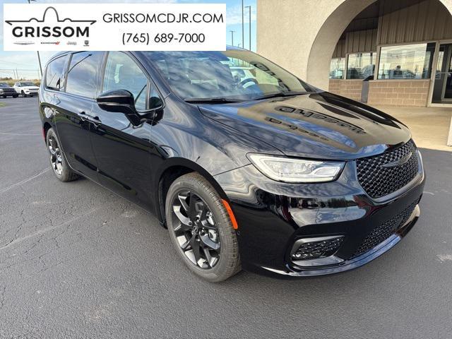 new 2026 Chrysler Pacifica car, priced at $48,452