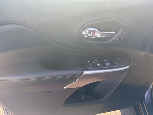 used 2020 Jeep Cherokee car, priced at $19,473