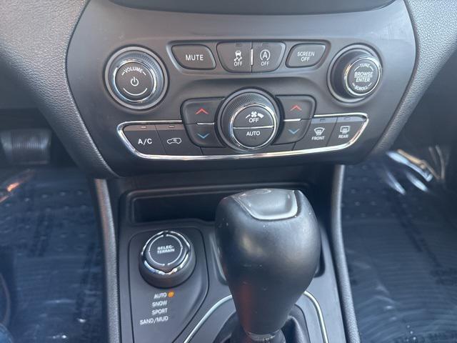 used 2020 Jeep Cherokee car, priced at $19,473