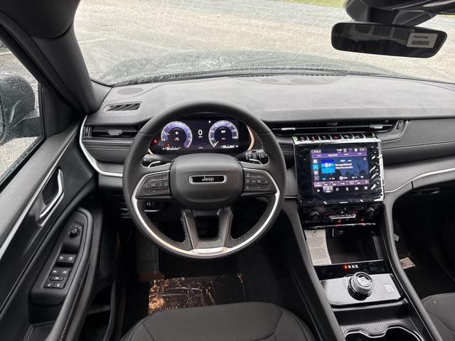new 2025 Jeep Grand Cherokee L car, priced at $44,641