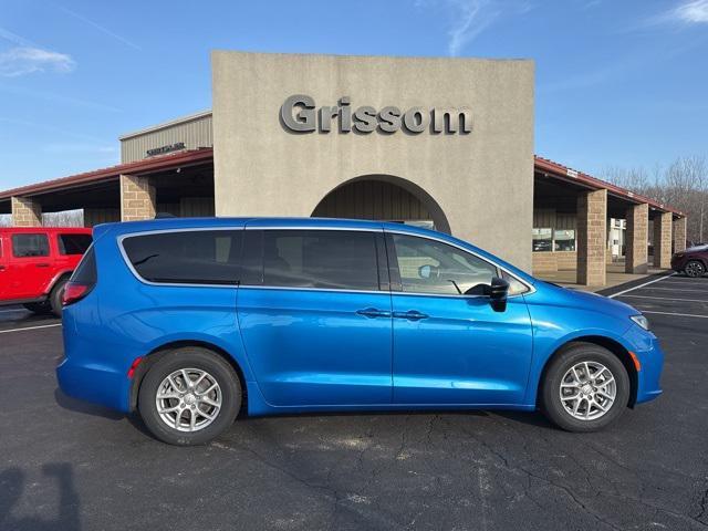 new 2026 Chrysler Pacifica car, priced at $46,755
