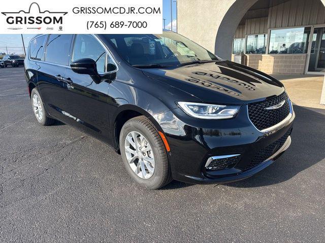 new 2026 Chrysler Pacifica car, priced at $54,902