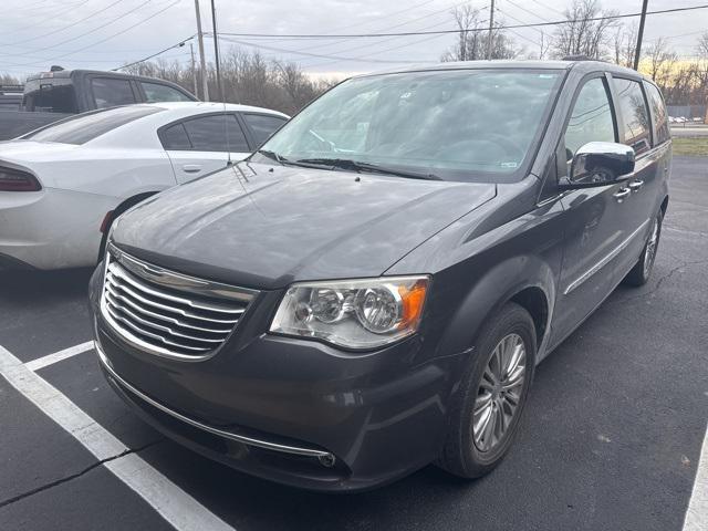 used 2016 Chrysler Town & Country car