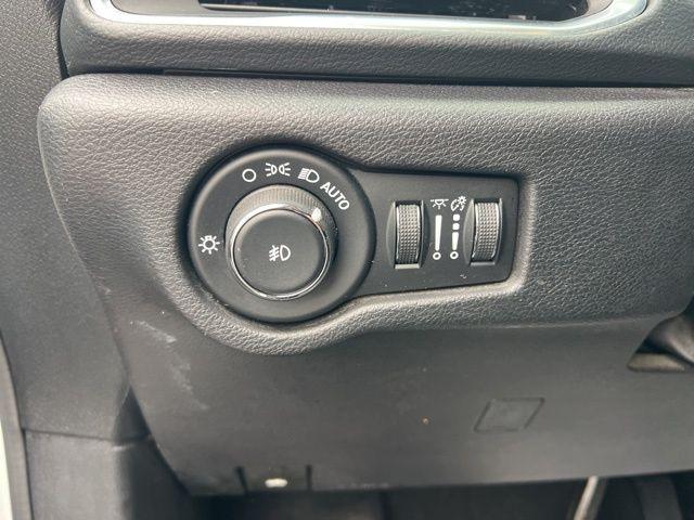 used 2019 Chrysler Pacifica car, priced at $11,613