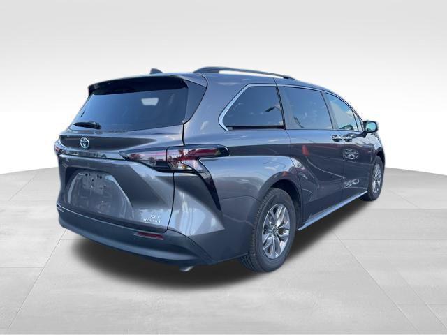 used 2024 Toyota Sienna car, priced at $38,542