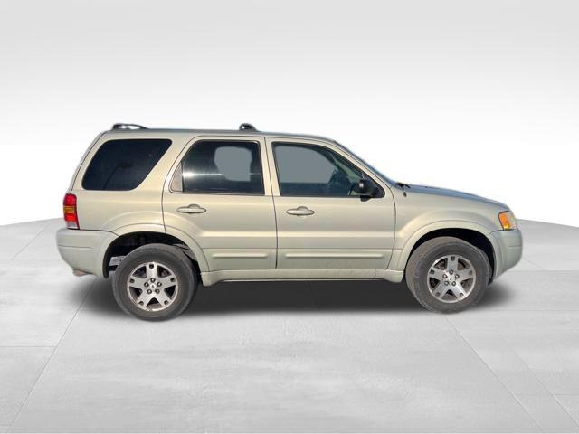 used 2004 Ford Escape car, priced at $2,895