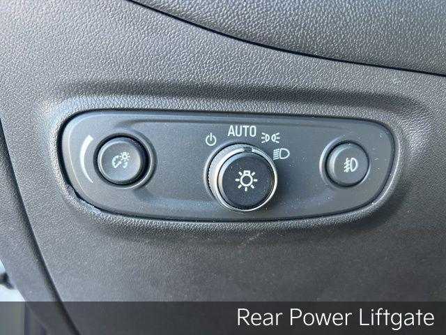 used 2021 Chevrolet Equinox car, priced at $15,895