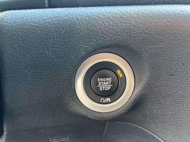 used 2025 Chrysler Pacifica car, priced at $37,154