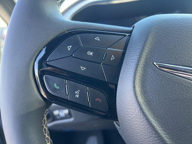 used 2025 Chrysler Pacifica car, priced at $37,154