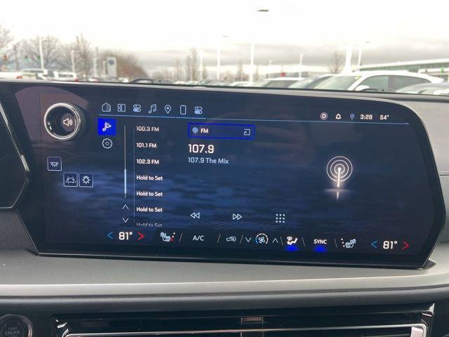 used 2025 Chevrolet Traverse car, priced at $34,694