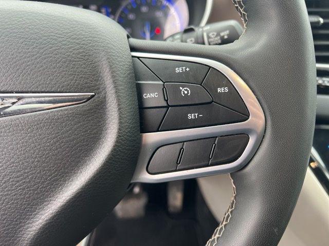 used 2025 Chrysler Pacifica car, priced at $29,491