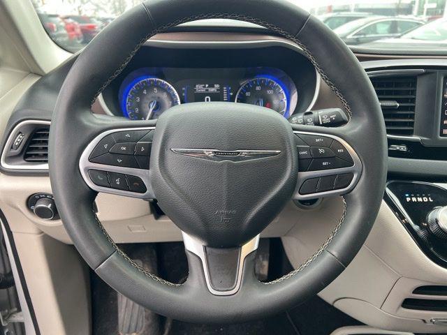 used 2025 Chrysler Pacifica car, priced at $29,491