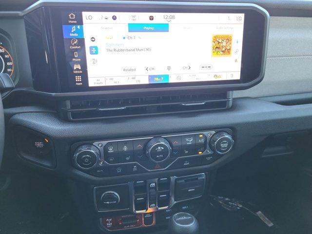 new 2025 Jeep Gladiator car, priced at $48,181