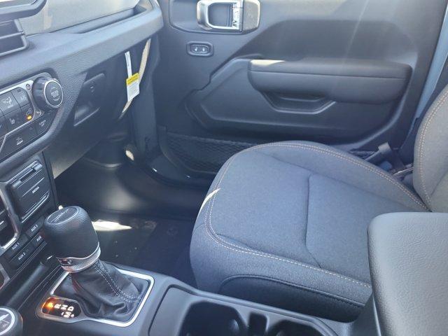 new 2025 Jeep Gladiator car, priced at $48,181