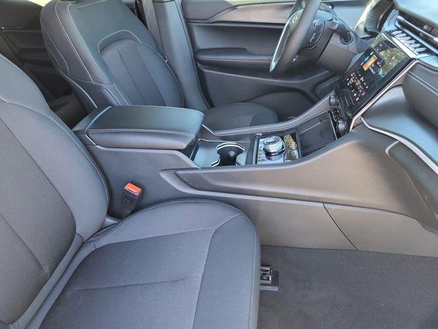 new 2025 Jeep Grand Cherokee car, priced at $40,341