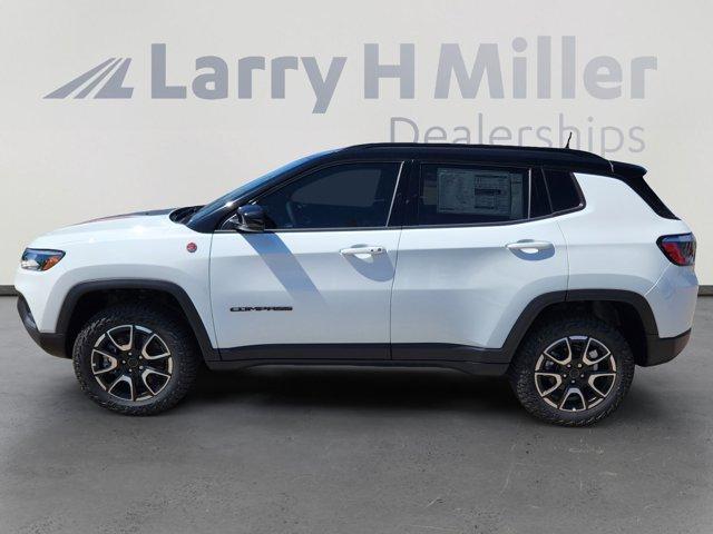 new 2025 Jeep Compass car, priced at $33,811