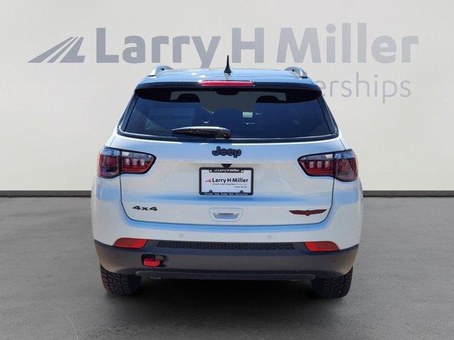 new 2025 Jeep Compass car, priced at $33,811