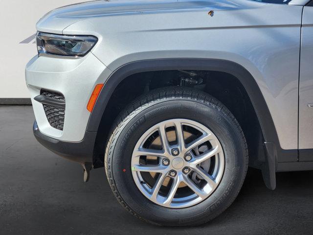 new 2025 Jeep Grand Cherokee car, priced at $40,936