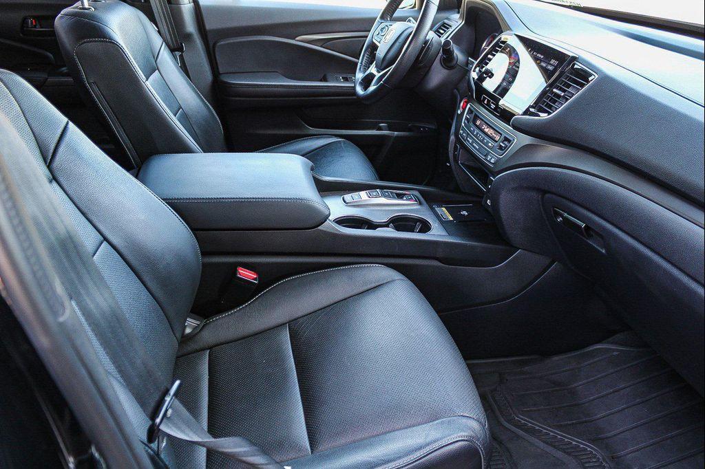 used 2025 Honda Passport car, priced at $41,080