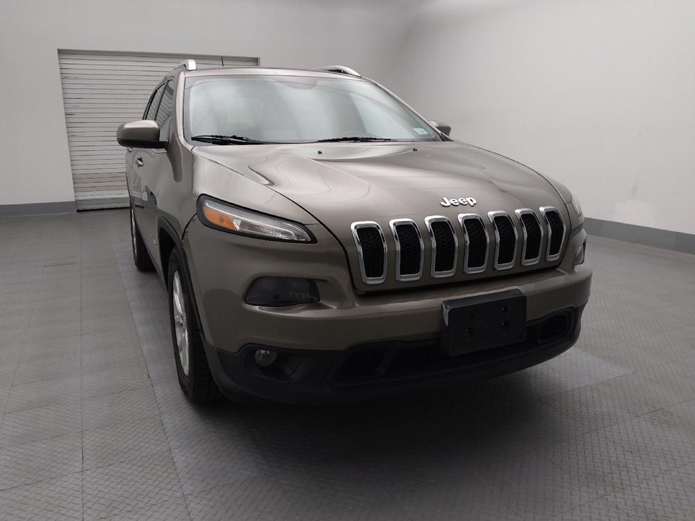 used 2018 Jeep Cherokee car, priced at $19,195